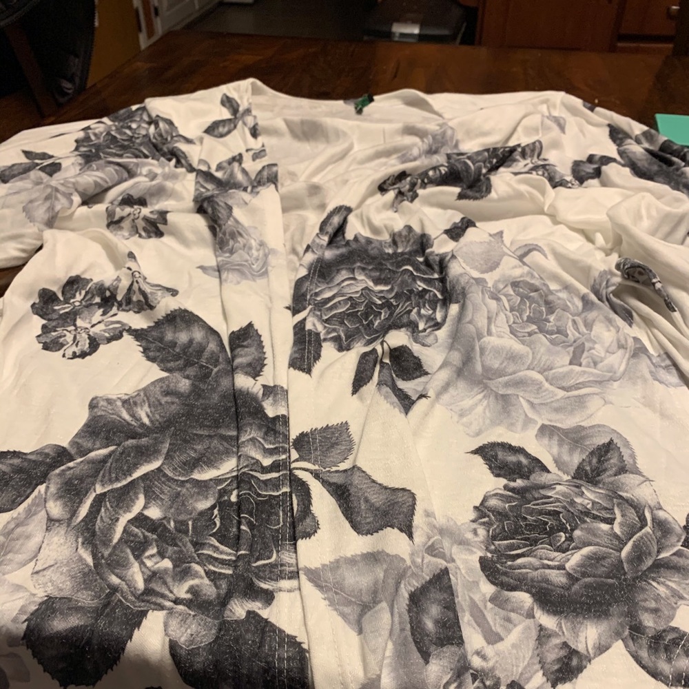 Black and white Kimono type sweater. 2X